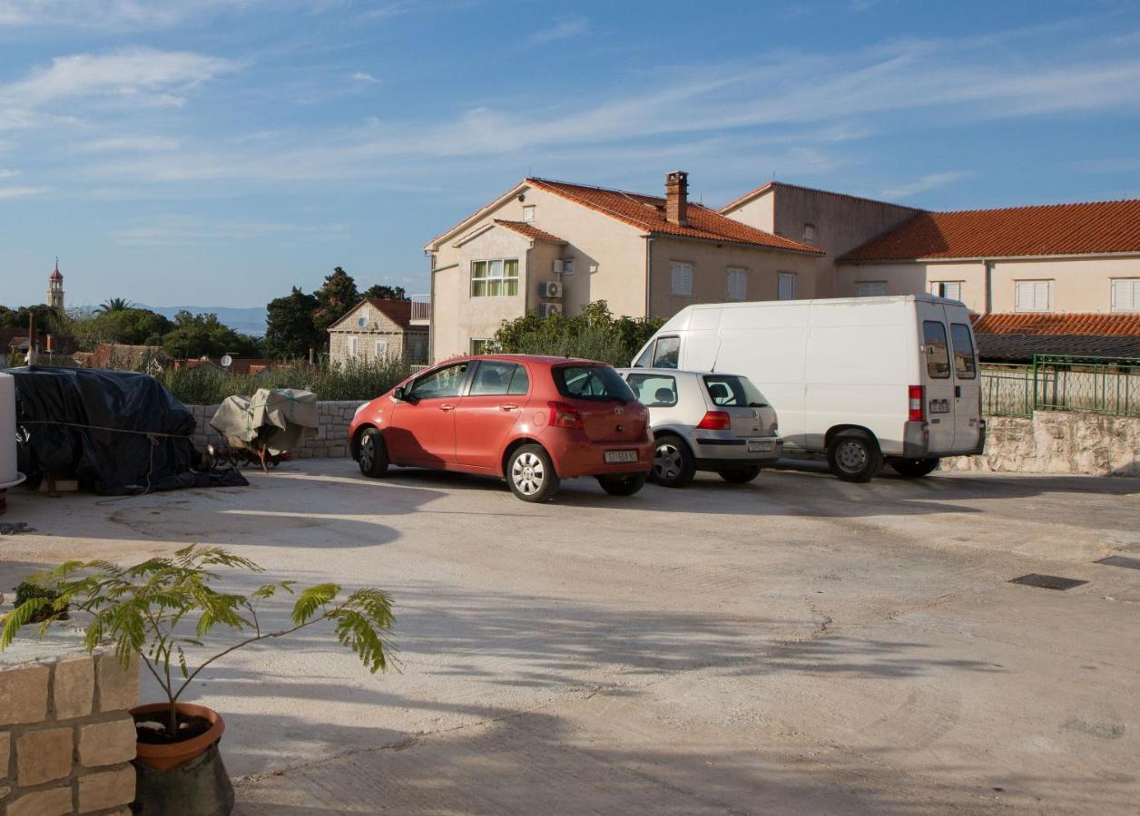 Apartments With A Parking Space Sutivan, Brac - 752 Eksteriør billede